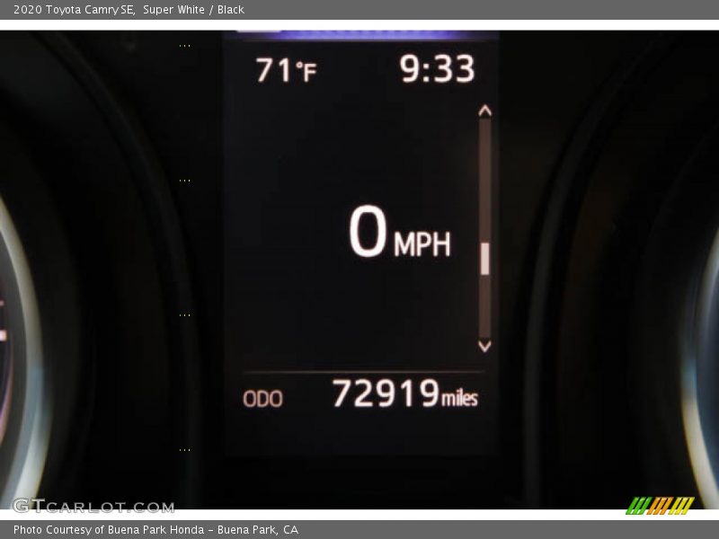 Super White / Black 2020 Toyota Camry SE