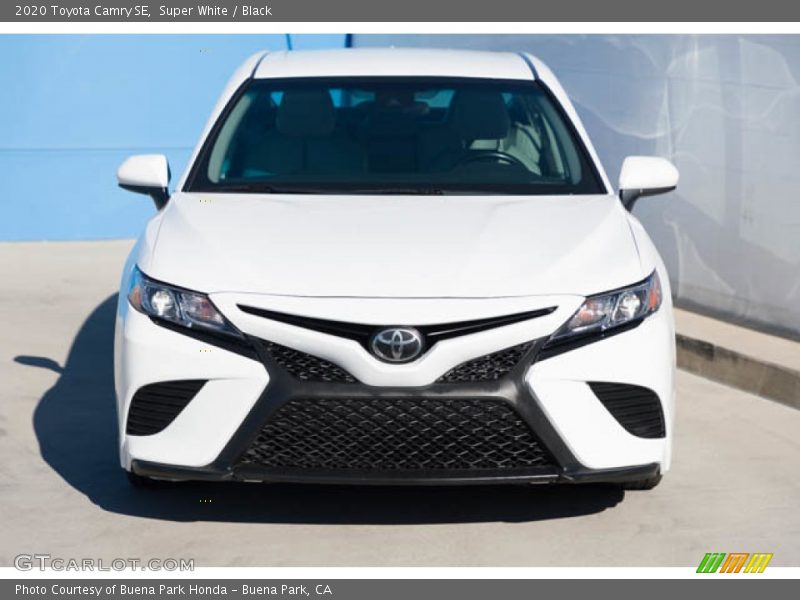 Super White / Black 2020 Toyota Camry SE