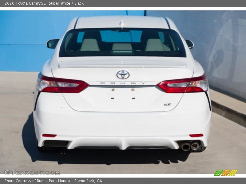 Super White / Black 2020 Toyota Camry SE