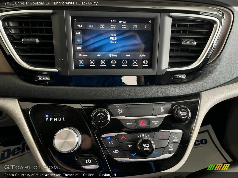 Controls of 2021 Voyager LXI