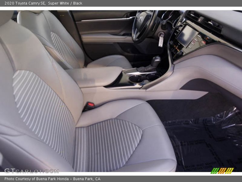 Super White / Black 2020 Toyota Camry SE