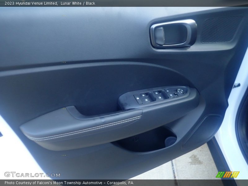 Lunar White / Black 2023 Hyundai Venue Limited