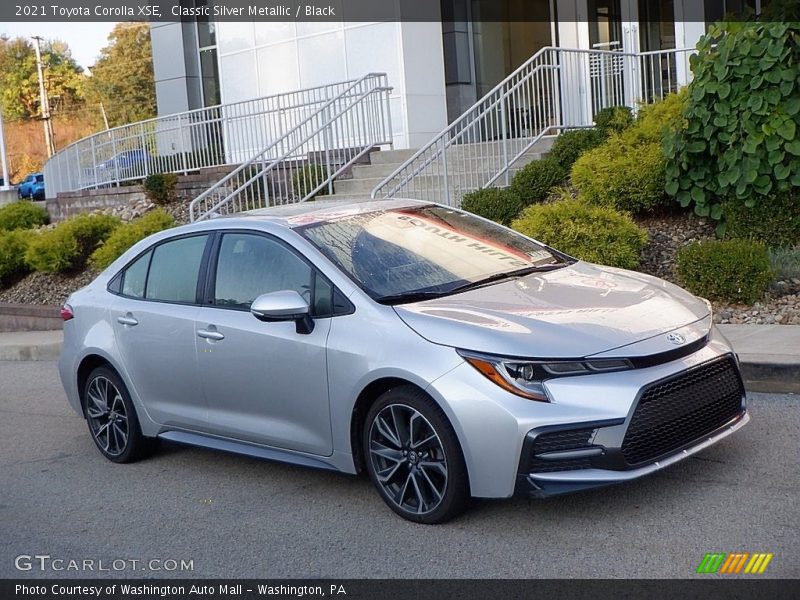 Front 3/4 View of 2021 Corolla XSE