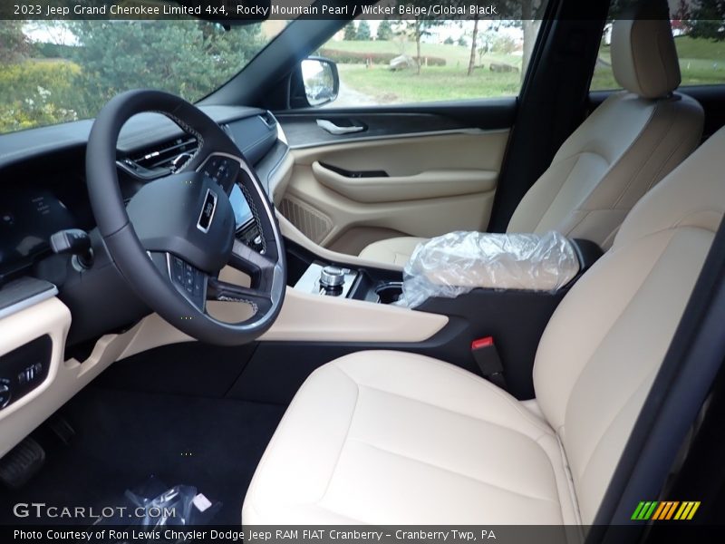 Front Seat of 2023 Grand Cherokee Limited 4x4