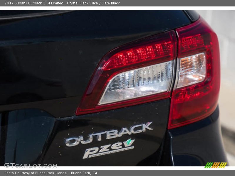 Crystal Black Silica / Slate Black 2017 Subaru Outback 2.5i Limited