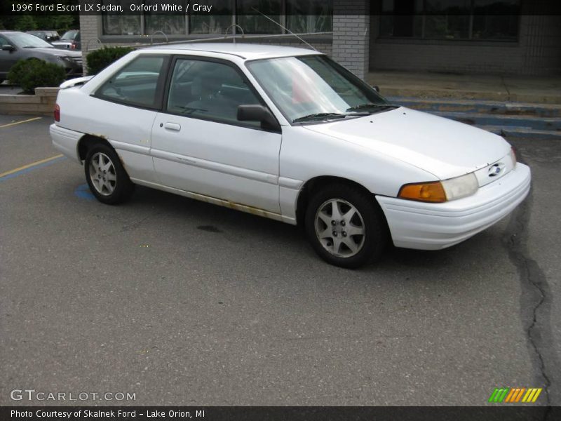 Oxford White / Gray 1996 Ford Escort LX Sedan