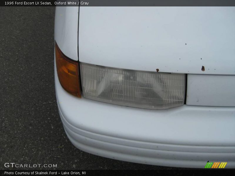 Oxford White / Gray 1996 Ford Escort LX Sedan