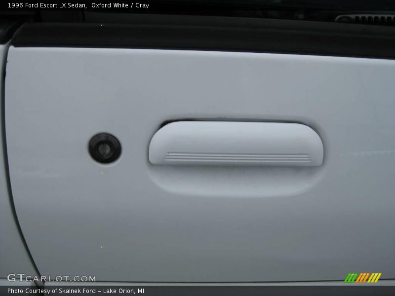 Oxford White / Gray 1996 Ford Escort LX Sedan