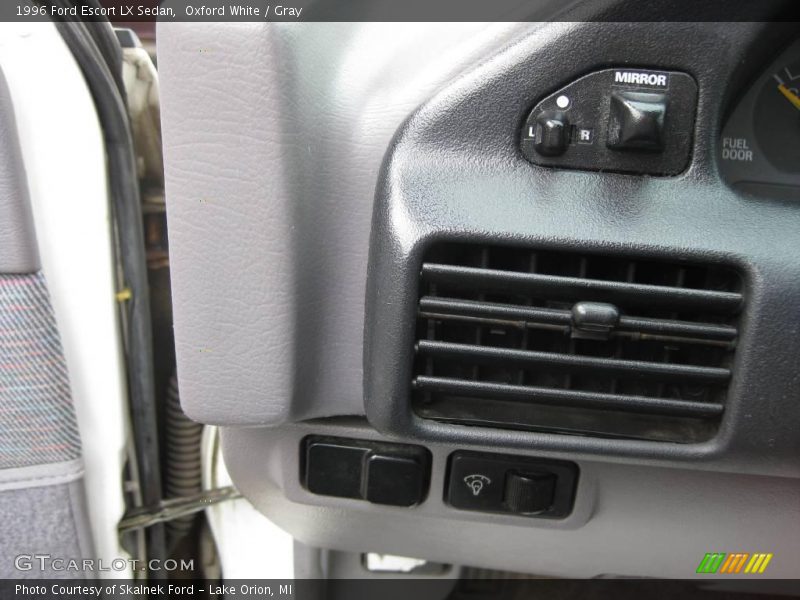 Oxford White / Gray 1996 Ford Escort LX Sedan
