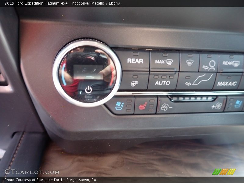 Ingot Silver Metallic / Ebony 2019 Ford Expedition Platinum 4x4