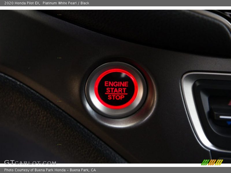 Platinum White Pearl / Black 2020 Honda Pilot EX