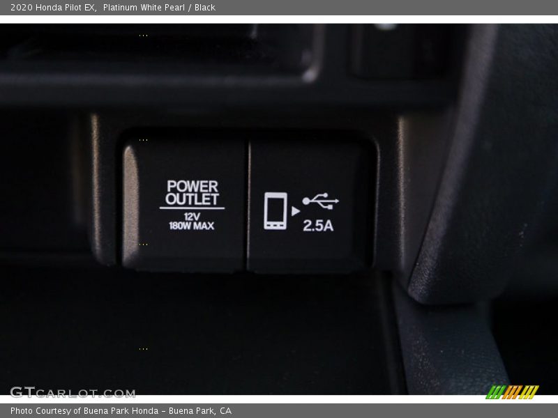 Platinum White Pearl / Black 2020 Honda Pilot EX