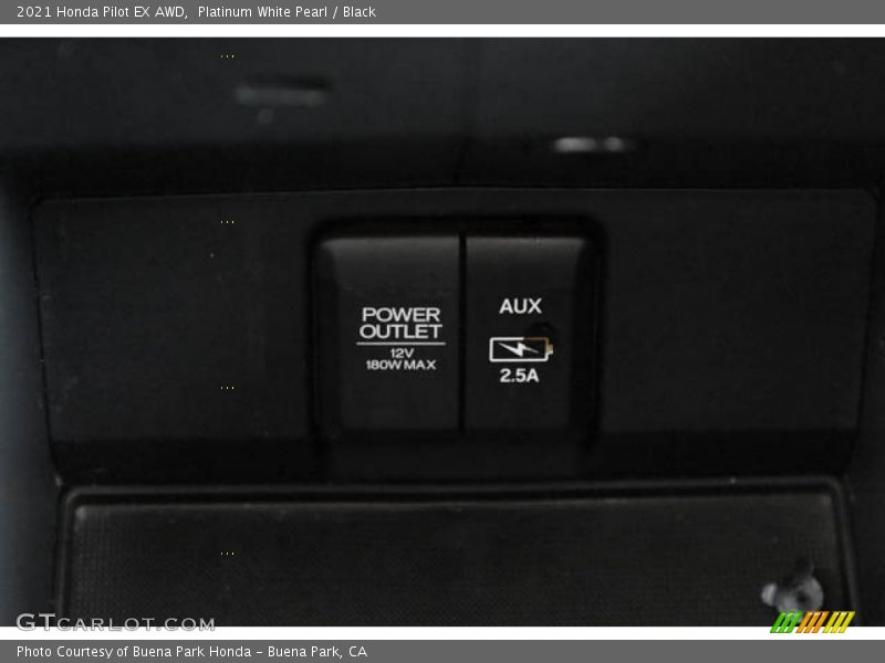 Platinum White Pearl / Black 2021 Honda Pilot EX AWD