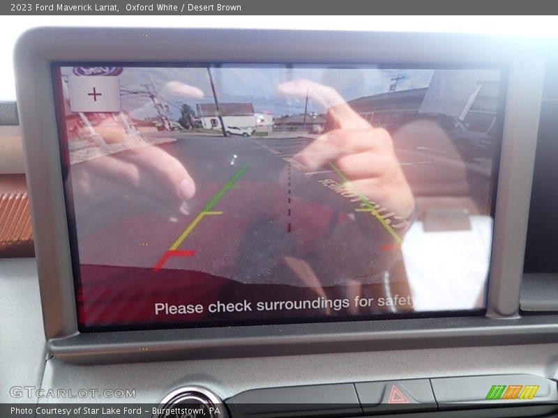 Oxford White / Desert Brown 2023 Ford Maverick Lariat