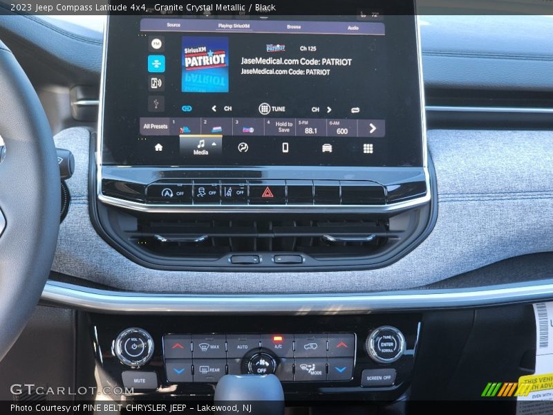 Granite Crystal Metallic / Black 2023 Jeep Compass Latitude 4x4