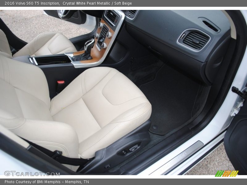 Crystal White Pearl Metallic / Soft Beige 2016 Volvo S60 T5 Inscription