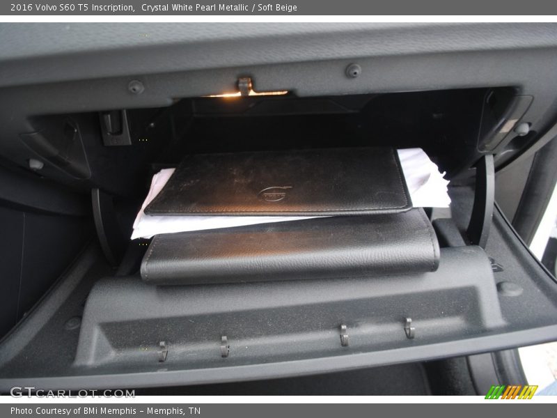 Crystal White Pearl Metallic / Soft Beige 2016 Volvo S60 T5 Inscription