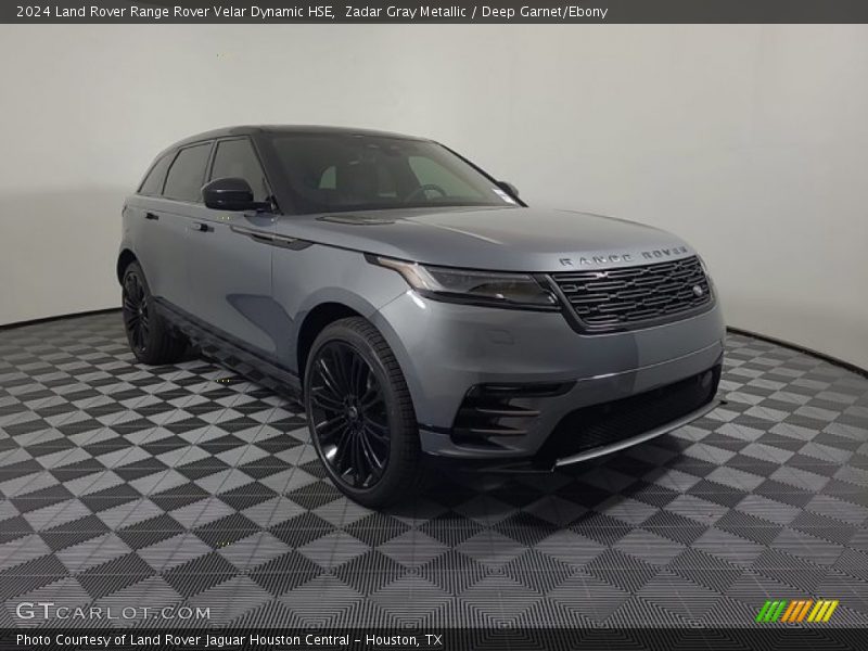 Front 3/4 View of 2024 Range Rover Velar Dynamic HSE