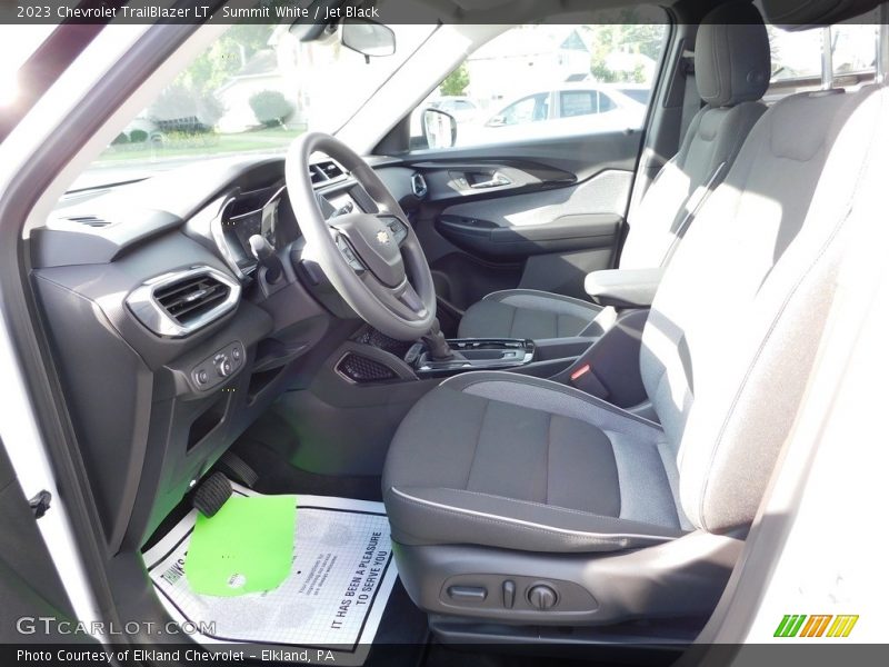 Summit White / Jet Black 2023 Chevrolet TrailBlazer LT