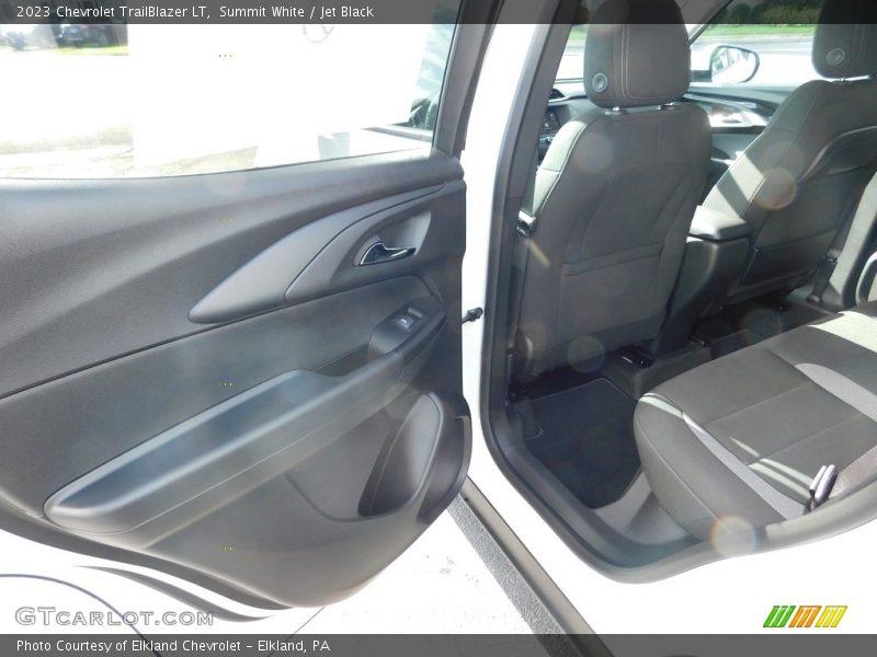 Summit White / Jet Black 2023 Chevrolet TrailBlazer LT