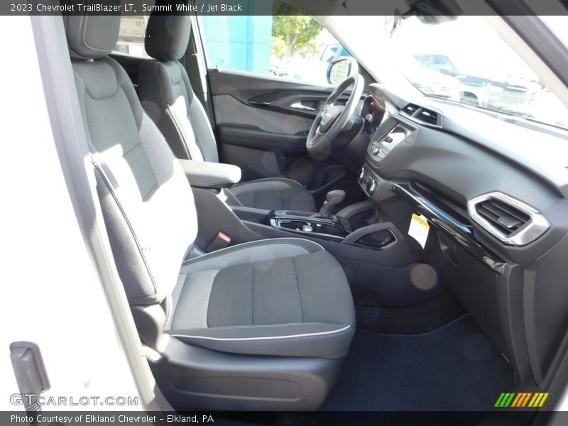 Summit White / Jet Black 2023 Chevrolet TrailBlazer LT