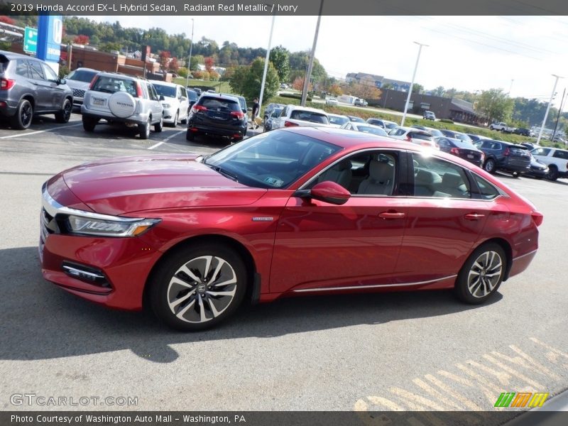 Radiant Red Metallic / Ivory 2019 Honda Accord EX-L Hybrid Sedan