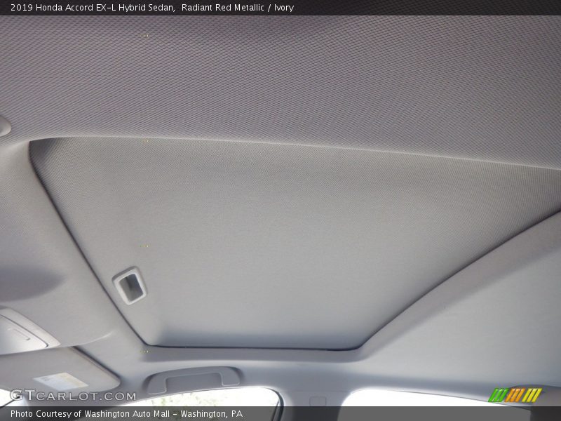 Radiant Red Metallic / Ivory 2019 Honda Accord EX-L Hybrid Sedan