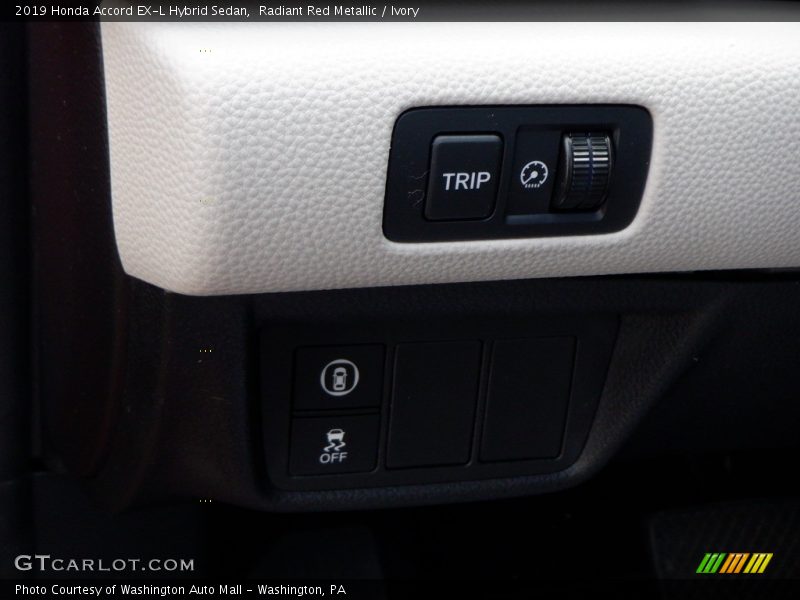 Radiant Red Metallic / Ivory 2019 Honda Accord EX-L Hybrid Sedan