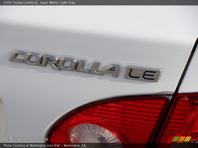 Super White / Light Gray 2005 Toyota Corolla LE