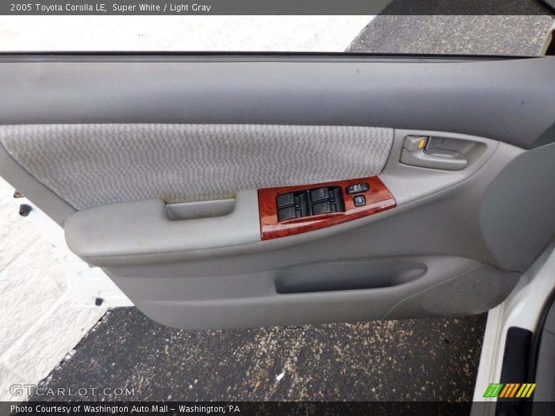Super White / Light Gray 2005 Toyota Corolla LE