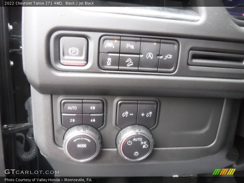 Controls of 2022 Tahoe Z71 4WD