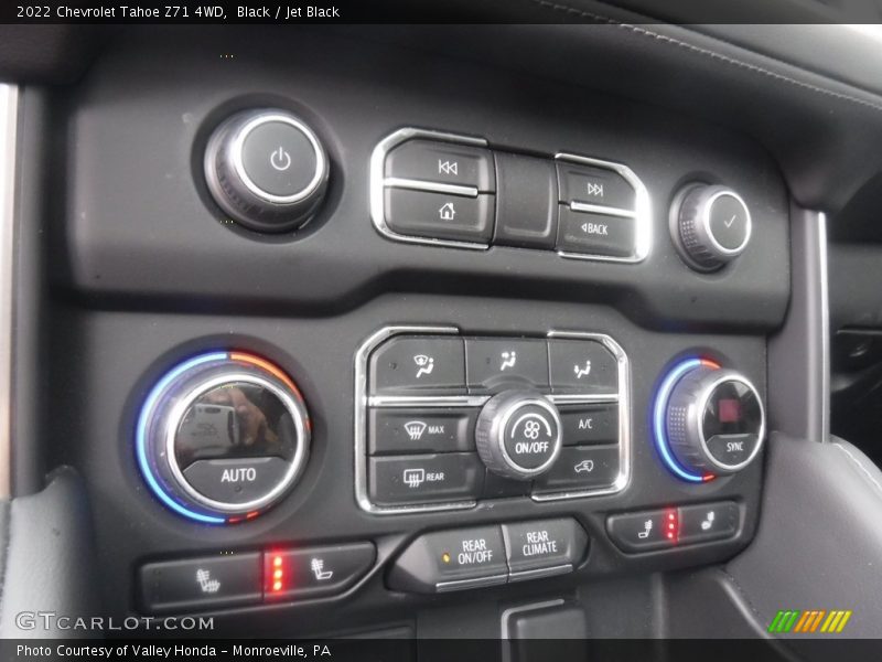 Controls of 2022 Tahoe Z71 4WD