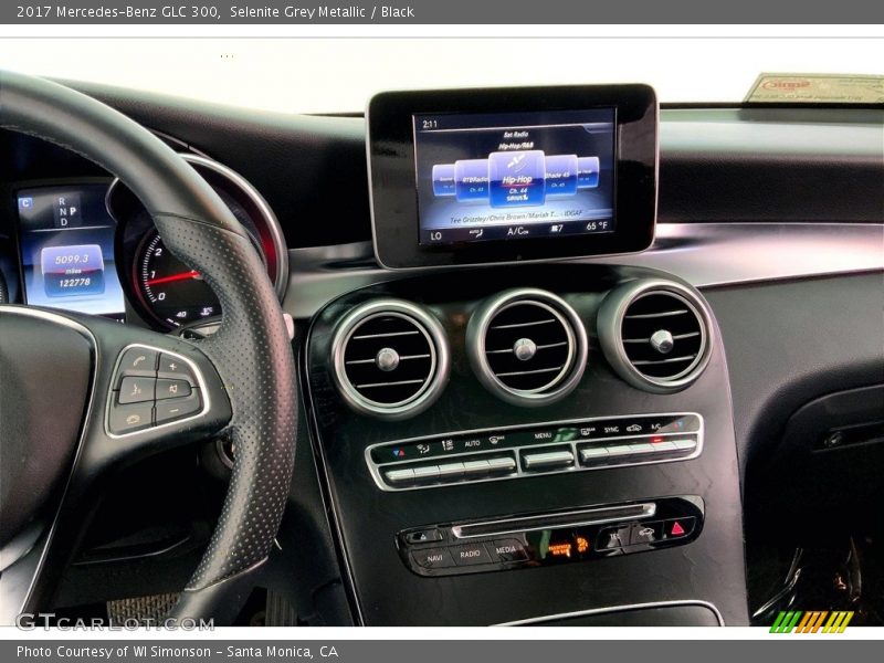 Selenite Grey Metallic / Black 2017 Mercedes-Benz GLC 300