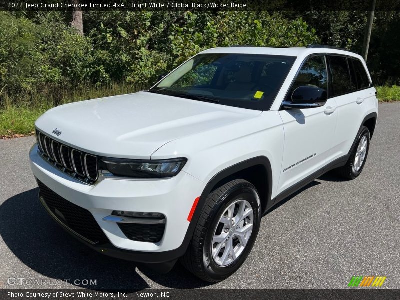 Bright White / Global Black/Wicker Beige 2022 Jeep Grand Cherokee Limited 4x4