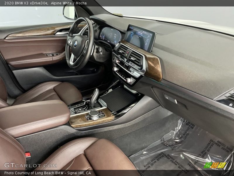 Front Seat of 2020 X3 xDrive30e