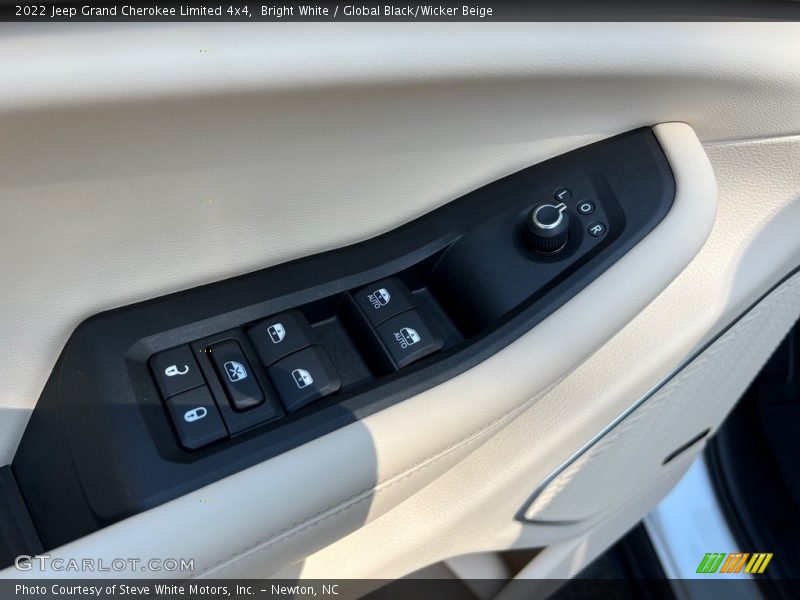 Bright White / Global Black/Wicker Beige 2022 Jeep Grand Cherokee Limited 4x4
