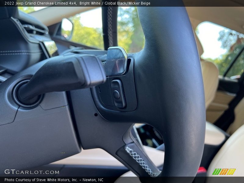 Bright White / Global Black/Wicker Beige 2022 Jeep Grand Cherokee Limited 4x4
