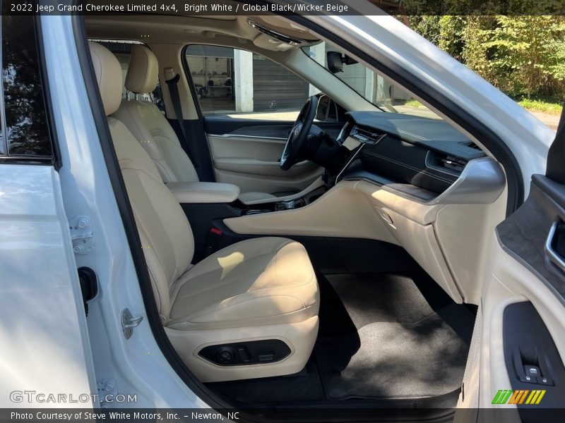 Bright White / Global Black/Wicker Beige 2022 Jeep Grand Cherokee Limited 4x4