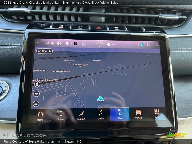 Navigation of 2022 Grand Cherokee Limited 4x4