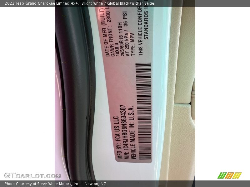 Bright White / Global Black/Wicker Beige 2022 Jeep Grand Cherokee Limited 4x4