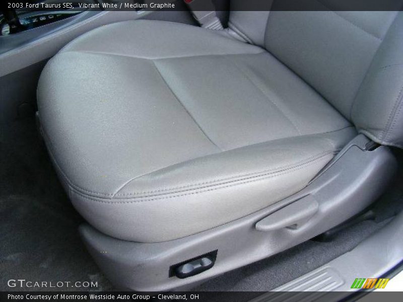 Vibrant White / Medium Graphite 2003 Ford Taurus SES