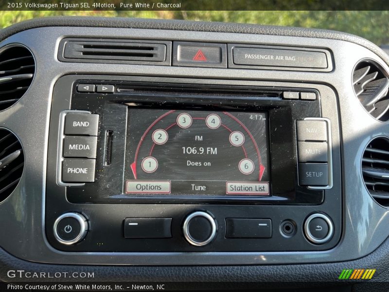 Controls of 2015 Tiguan SEL 4Motion