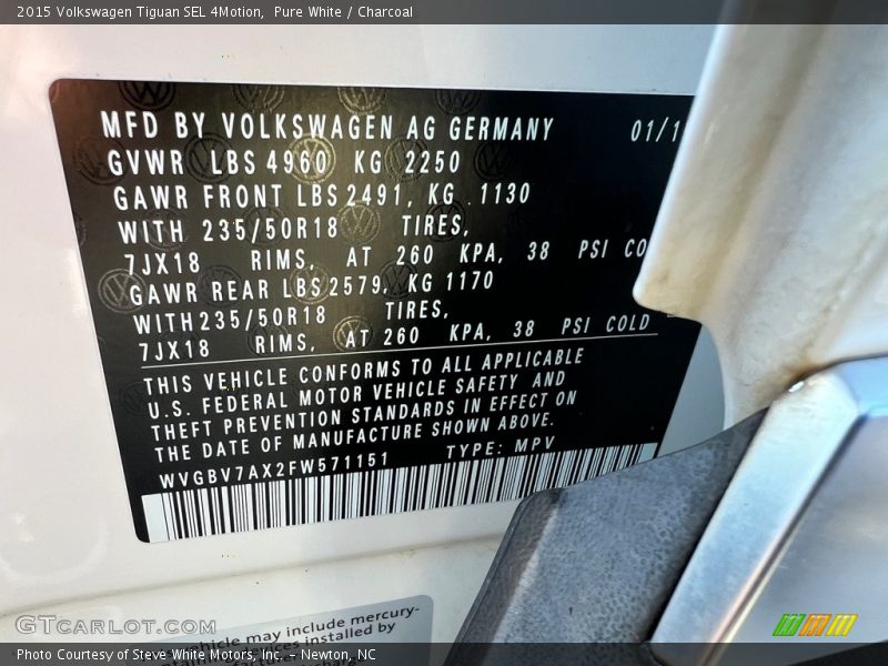 Pure White / Charcoal 2015 Volkswagen Tiguan SEL 4Motion