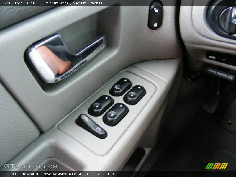 Vibrant White / Medium Graphite 2003 Ford Taurus SES