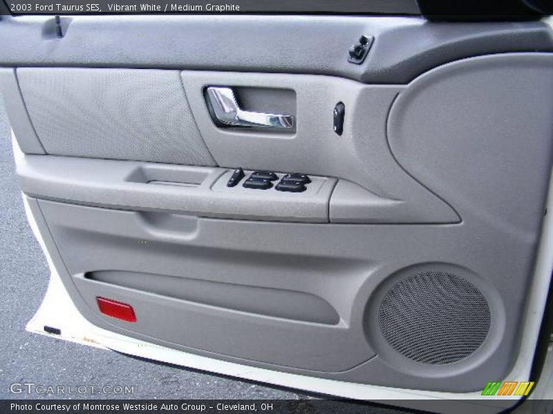 Vibrant White / Medium Graphite 2003 Ford Taurus SES