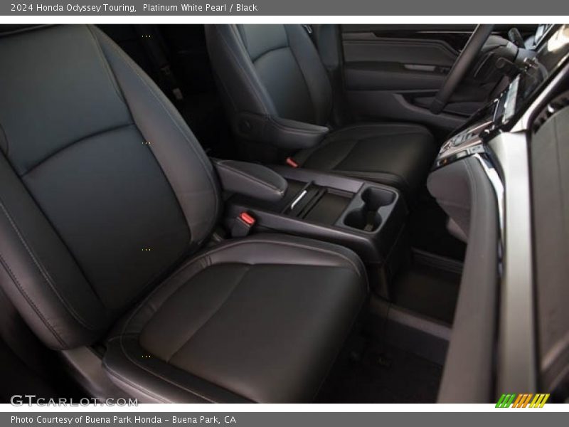 Platinum White Pearl / Black 2024 Honda Odyssey Touring