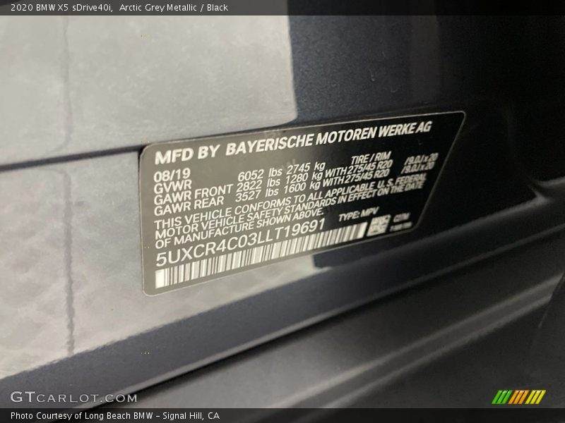 Arctic Grey Metallic / Black 2020 BMW X5 sDrive40i