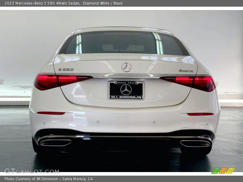 Diamond White / Black 2023 Mercedes-Benz S 580 4Matic Sedan