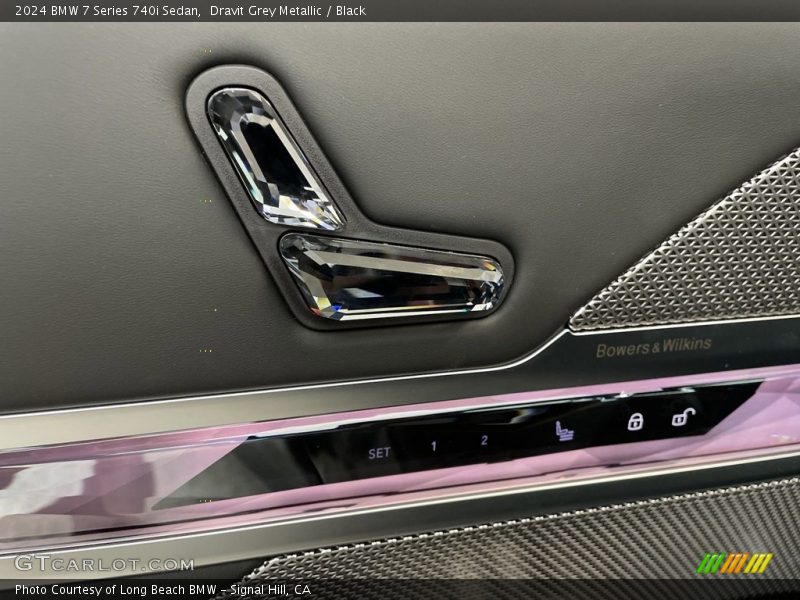Door Panel of 2024 7 Series 740i Sedan