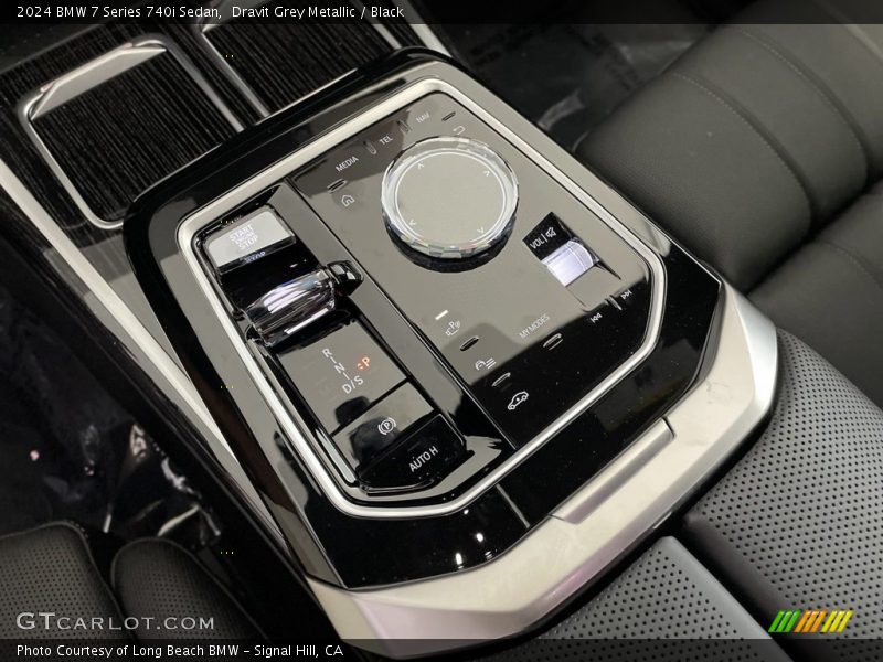  2024 7 Series 740i Sedan 8 Speed Automatic Shifter